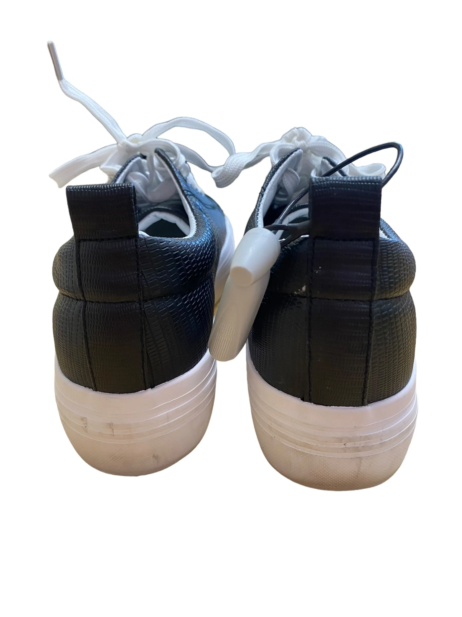 Black Shoes Sneakers Clothes Mentor, Size 9