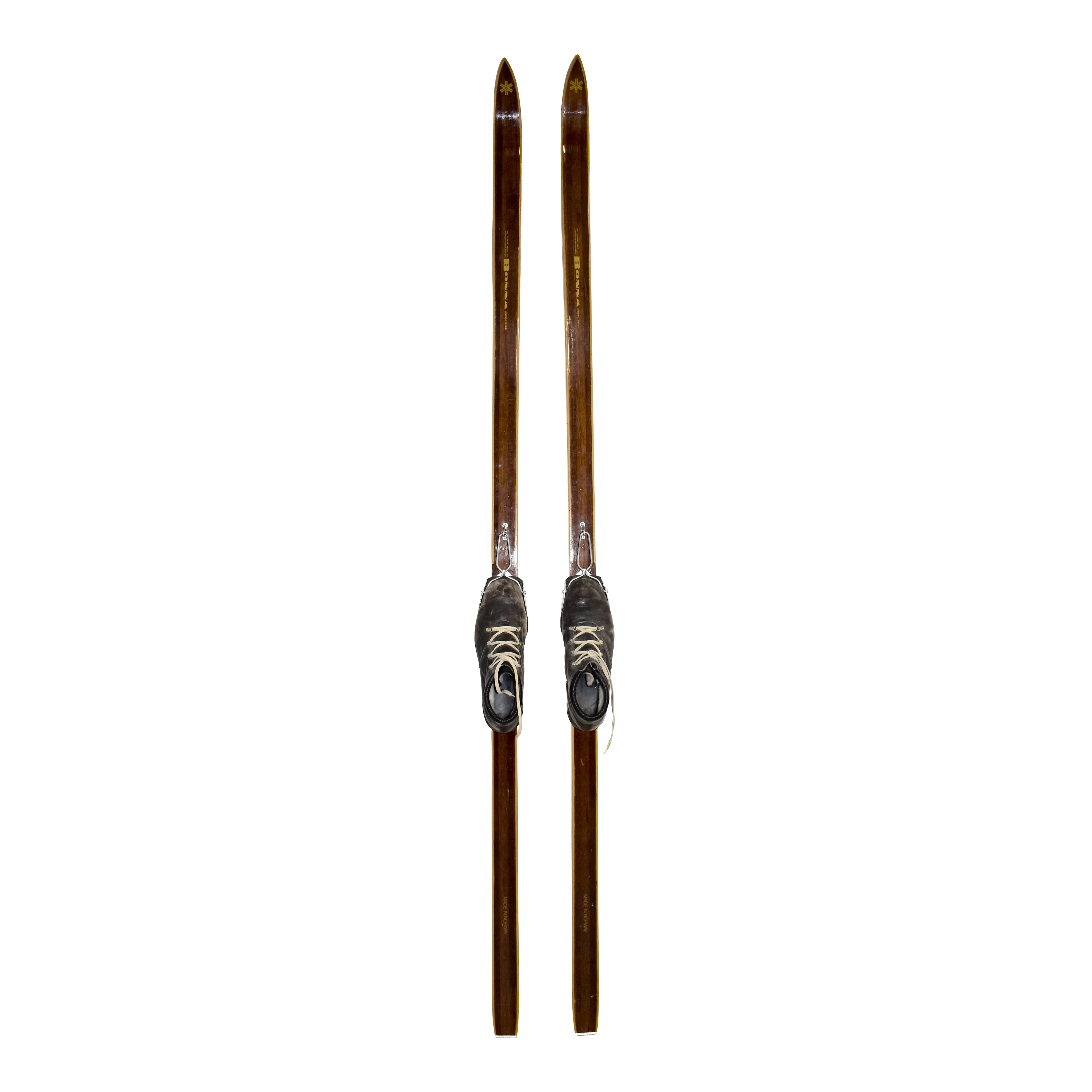 Cross-Country Bonna Norwegian Skis with Snabb Bindings and Leather Boots