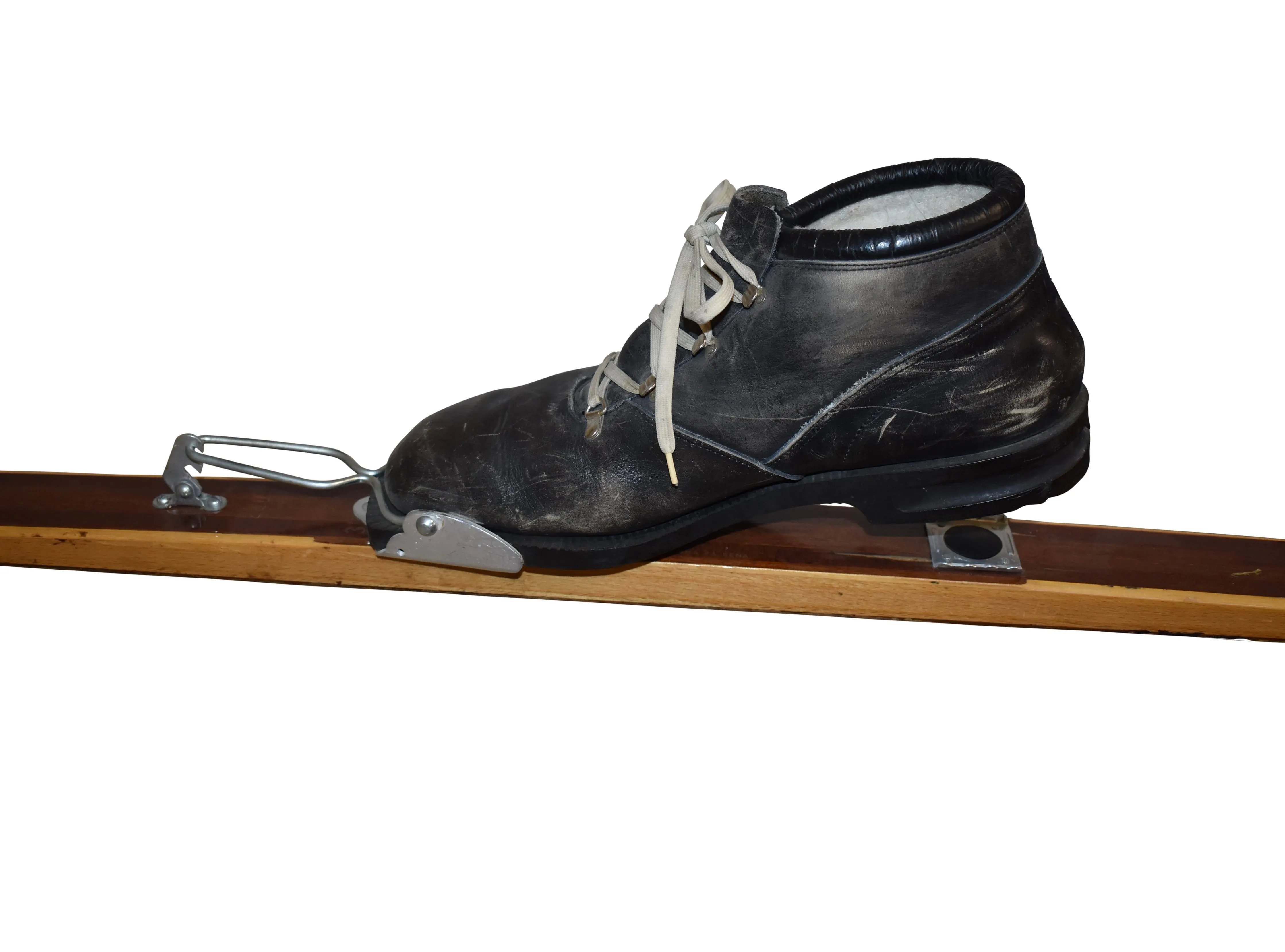 Cross-Country Bonna Norwegian Skis with Snabb Bindings and Leather Boots
