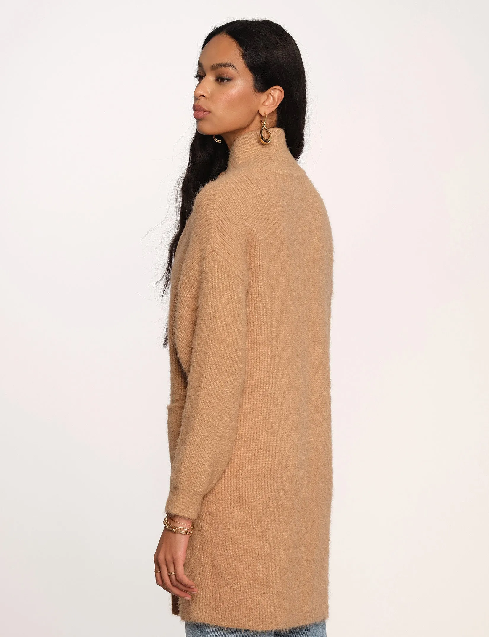dora cardi