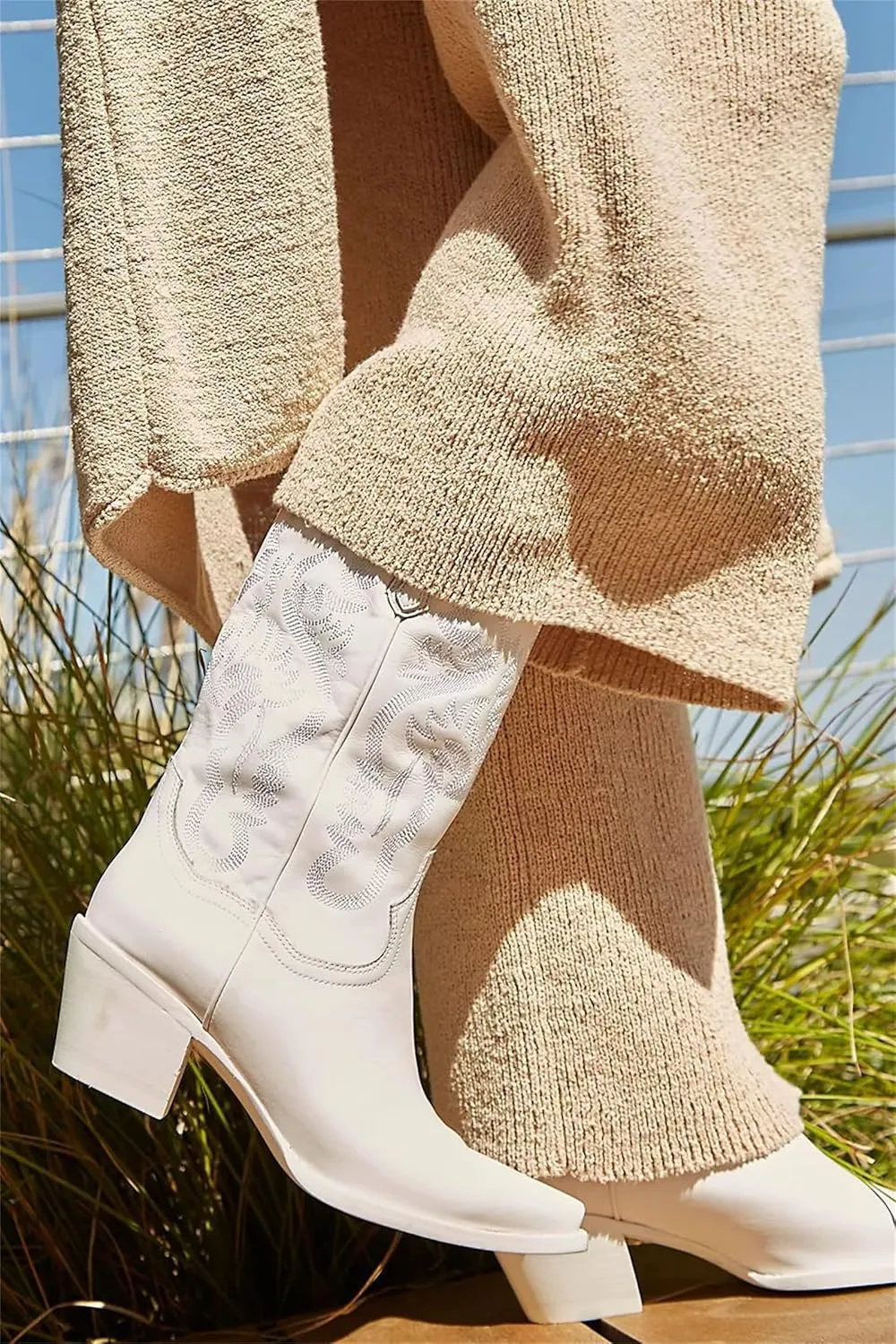 Lausiuoe Cowboy Boots For Women Wide Calf Wide Foot Embroidered Pull-On Chunky Heel Cowgirl Knee High Western Boots